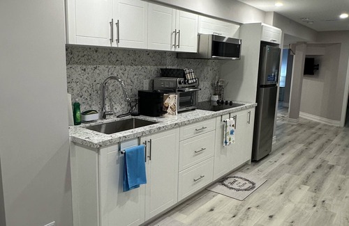 Innisfil Apartment | 2 Bedroom Basement With Separate Entrance Family-friendly