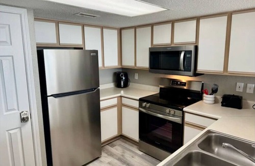 Crescent Beach Apartment | 2 Bedroom BeachView At Baywatch