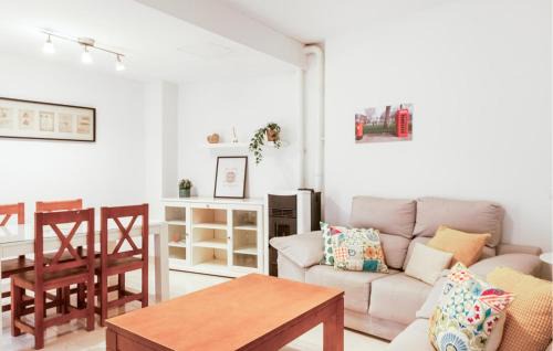 Carmona House | 2 Bedroom Beautiful Home In Carmona