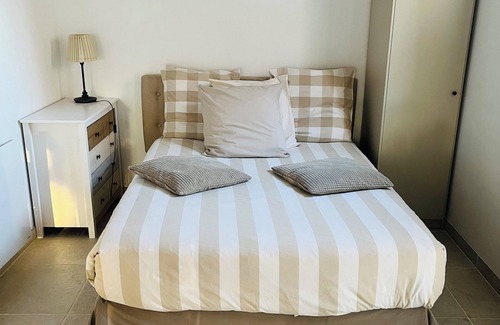 Merindol Bed & Breakfast | 2 Bedroom Bed & breakfast in MÃ©rindol
