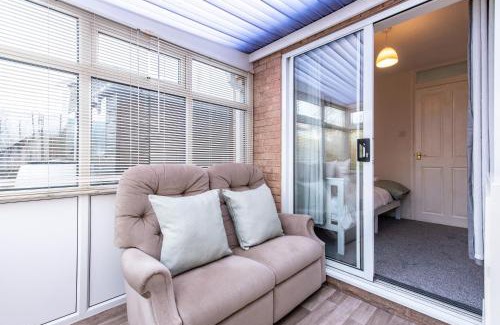 Bramcote House | 2-Bedroom Bungalow in Beeston, Great Location