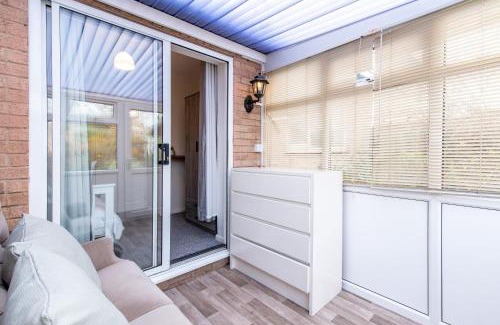 Bramcote House | 2-Bedroom Bungalow in Beeston, Great Location