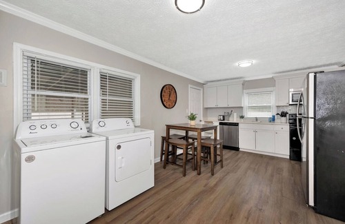 Redstone Arsenal House | 2 Bedroom Bungalow with Office