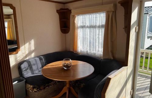 Hunstanton Ski Chalet | 2 Bedroom caravan Hunstanton pets go free