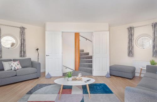 Cambridge City Centre House | 2 Bedroom City Centre Townhouse - with Parking