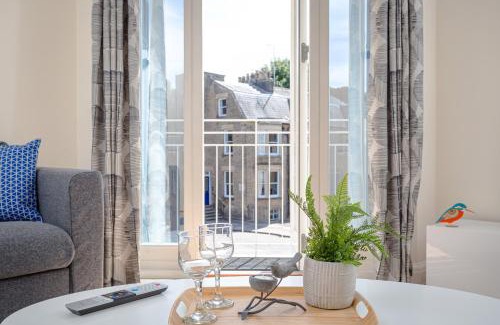 Cambridge City Centre House | 2 Bedroom City Centre Townhouse - with Parking