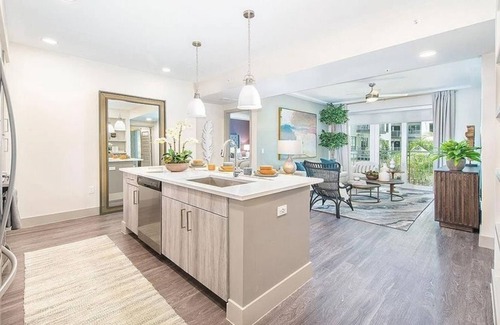 Central Business District Condo | 2 Bedroom Condo 419520 by Houzlet