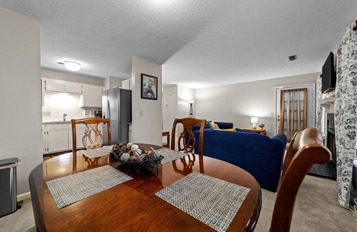 Greensboro Condo | 2 Bedroom Condo HighSpeed WiFi near Top Golf & Airport