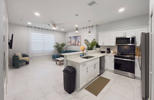 Pelican Condo | 2-bedroom Condo in Cape Coral with King Bed