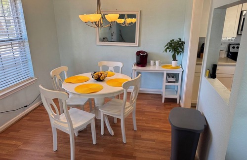 Northeast Pensacola Condo | 2-bedroom condo in charming Pensacola with AC, WiFi