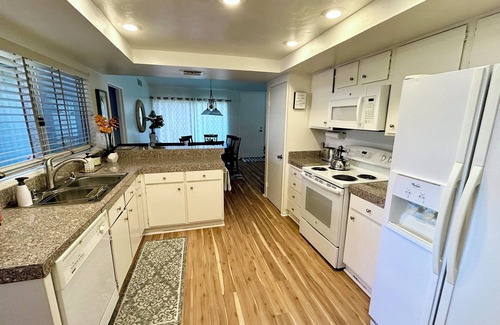 Palm Desert Condo | 2-bedroom condo just 10 minutes from Indian Wells Tennis Garden