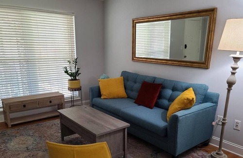 Charleston Condo | 2 Bedroom Condo L-554530 by Houzlet