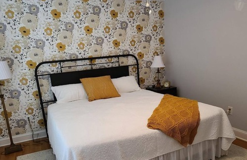 Charleston Condo | 2 Bedroom Condo L-554530 by Houzlet