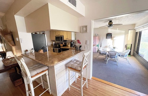 Villas Condo | 2-bedroom condo on Florida's Sun Coast! Gated golf community in Ft. Myers, Fla.