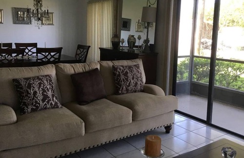 Land of the Presidents Condo | 2 Bedroom Condo (321270) by Houzlet