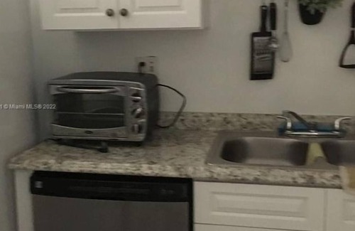 Land of the Presidents Condo | 2 Bedroom Condo (321270) by Houzlet
