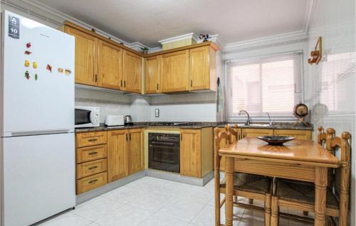 Santa Pola Apartment | 2 Bedroom Cozy Apartment In Santa Pola