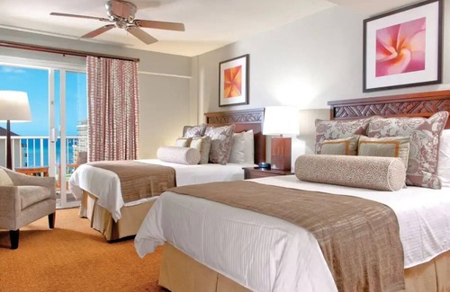 Waikiki Hotel | 2 Bedroom Deluxe Lower Level - Full Kitchen - Waikiki Beach WalknAUG 17 to 24