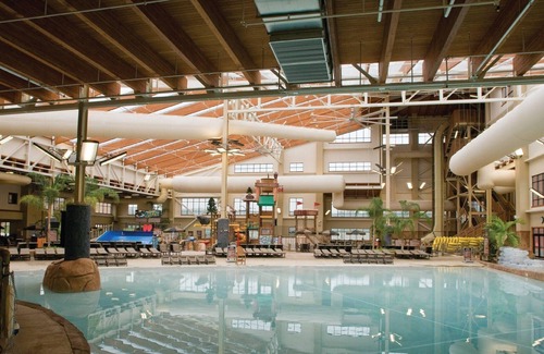 Sevierville Resort | 2 Bedroom Deluxe with Indoor Water park Access. Perfect for the whole family!