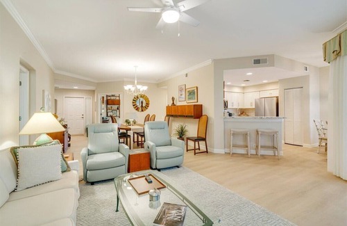 Tropical Cove House | 2 bedroom + den/2 bathroom attached town home at Lexington Country Club