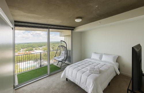 Downtown Apartment | 2 bedroom downtown highrise