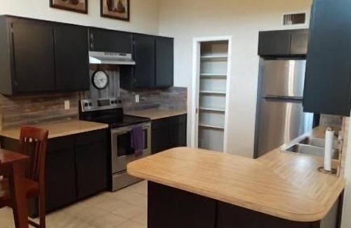 Fort Worth Apartment | 2 Bedroom Duplex triplex 92873 by Houzlet