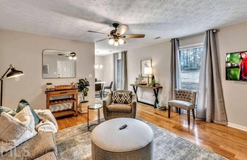 Marietta Apartment | 2 Bedroom Duplex triplex 255415 by Houzlet
