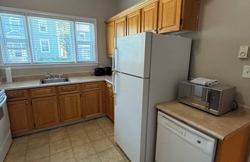 Waterford Valley Apartment | 2 Bedroom Executive Apartment Downtown St. John’s, Westmount Manor Unit 1