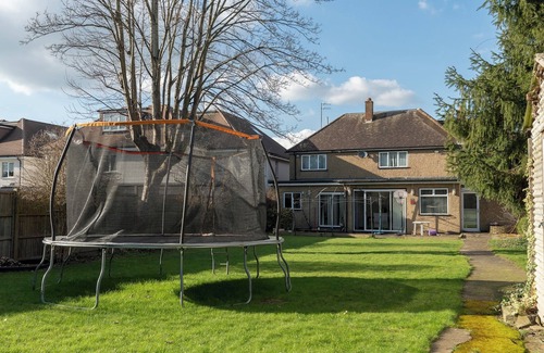 Watford House | 2 Bedroom Family Friendly Central Home | Pass the Keys