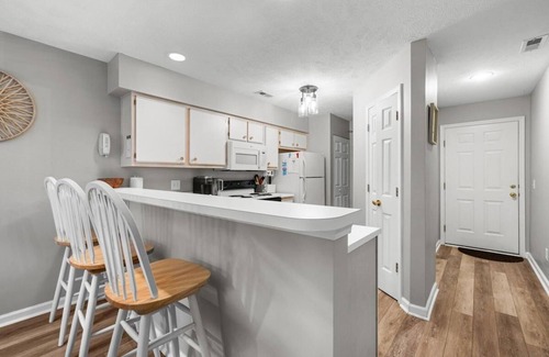 Pawleys Island Villa | 2 Bedroom Golfer's Getaway Sleeps 5