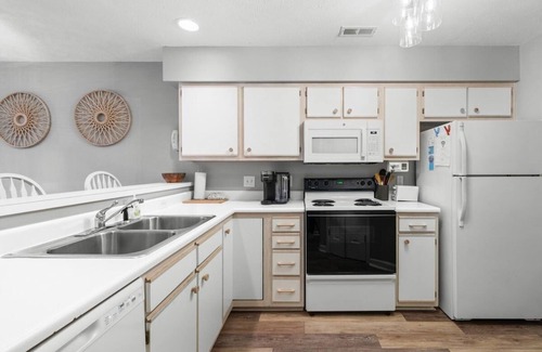 Pawleys Island Villa | 2 Bedroom Golfer's Getaway Sleeps 5