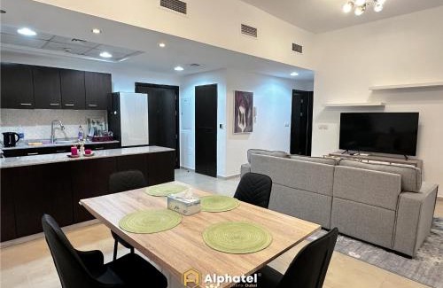 Dubai Apartment | 2-Bedroom Holiday Home in Remraam Community - Dubai - by Alphatel Vacations