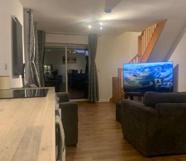 Felixstowe Apartment | 2 Bedroom Home By Felixstowe Sea Front & Beach Street