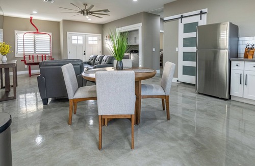 Buckeye House | 2-bedroom Home-casita , private backyard with grill, putting green,cornhole