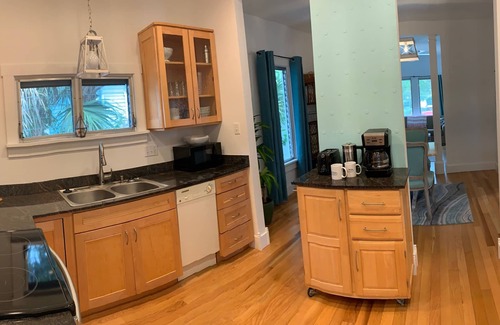 New Smyrna Beach House | 2-Bedroom house with a great yard in down town