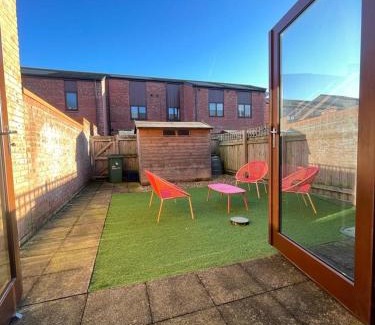 Stockton-on-Tees House | 2 Bedroom House with Garden Next to River Tees