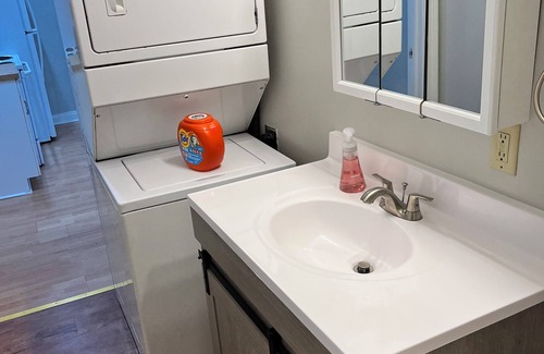 Indianapolis House | 2-bedroom house with WiFi, AC in fabulous Indianapolis. Downtown