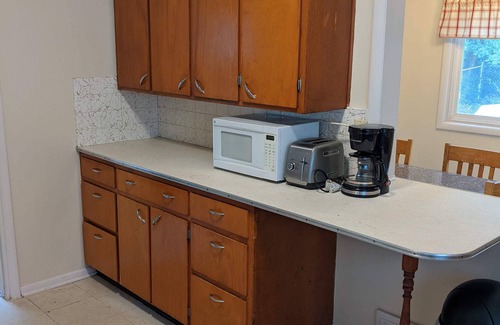 Saint Joseph House | 2-bedroom in quiet neighborhood - monthly rental perfect for traveling workers!