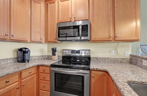Surf City Condo | 2 Bedroom in Surf City- community pool and beach access steps away