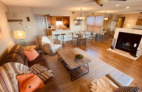 Lake Hamilton Condo | 2 bedroom lakefront Lake Hamilton condo, minutes to Oaklawn