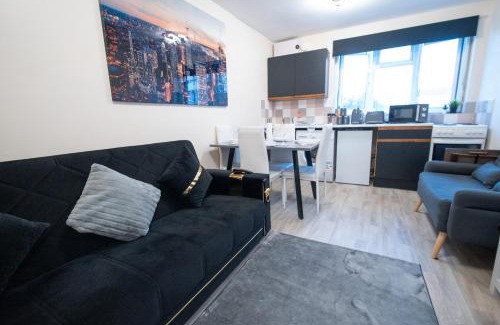North Woolwich Apartment | 2 Bedroom Limited-time offer for long stays near City Airport