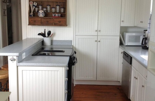 Savannah Beach Cottage | 2 Bedroom Lovingly Restored 1925 Cottage 1 1/2 Blocks From Beach