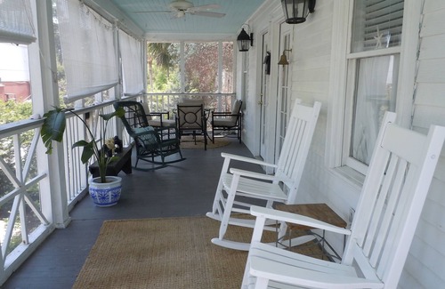 Savannah Beach Cottage | 2 Bedroom Lovingly Restored 1925 Cottage 1 1/2 Blocks From Beach