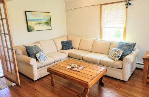 Matunuck House | 2 Bedroom Matunuck Beach House, 1 Block from Ocean