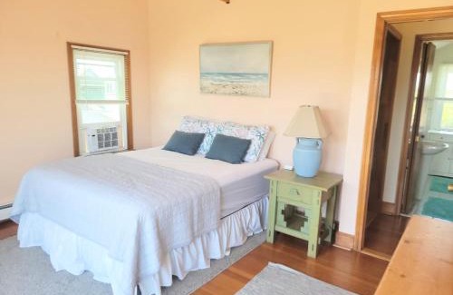 Matunuck House | 2 Bedroom Matunuck Beach House, 1 Block from Ocean