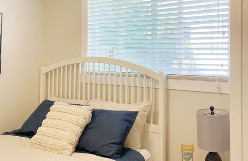 Port Coquitlam House | 2 Bedroom Modern Suite in Port Coquitlam
