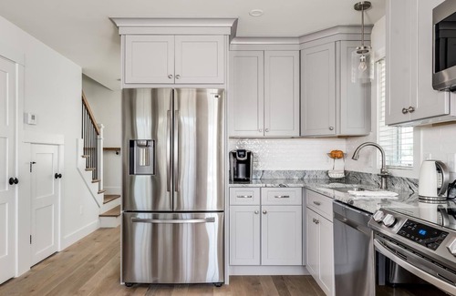 Laconia Cottage | 2 Bedroom Newly Built Home with Boat Dock