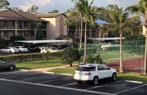 Naples Condo | 2 bedroom on beautiful golf course