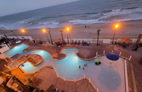Bostroms Condo | 2 Bedroom on Ormond Beach!