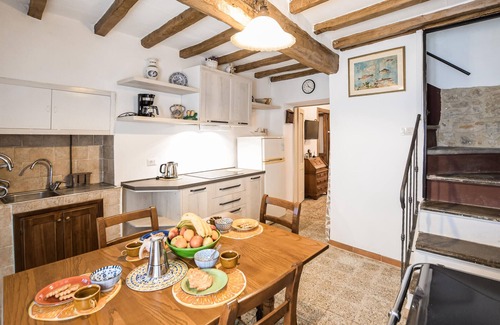 Acqua Loreto House | 2 bedroom pet friendly home in Todi